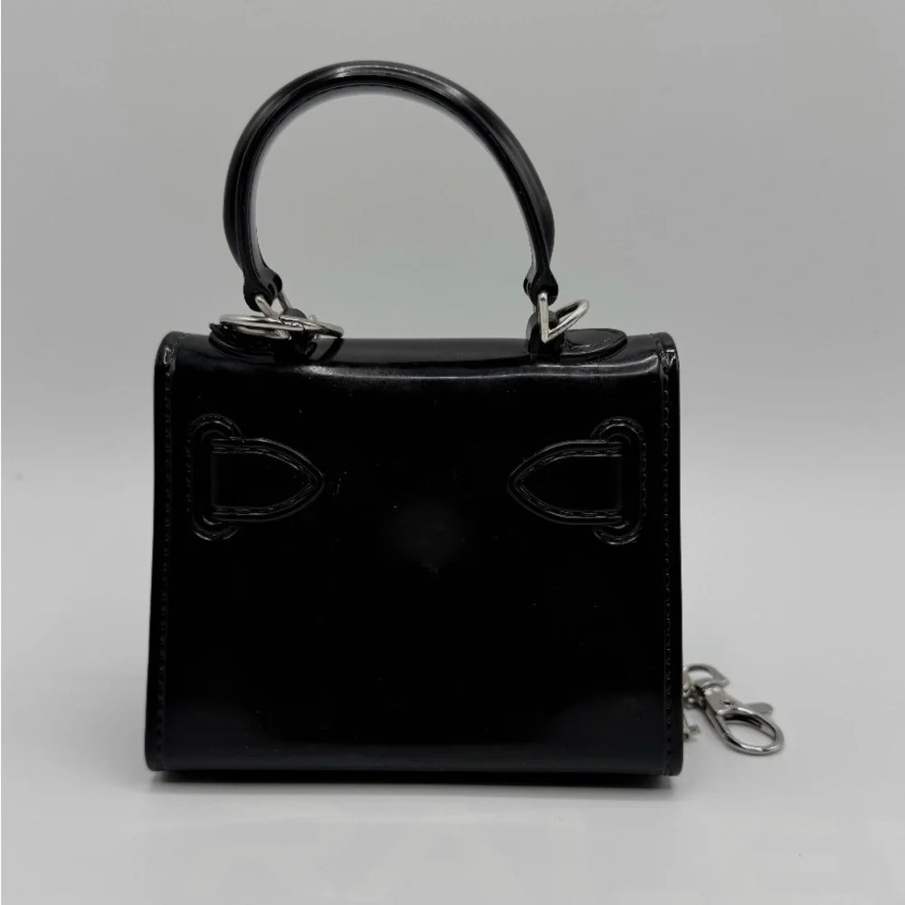 NWT Kendall & Kylie Black Mini Bag Sleek Design Lock Chain - Picture 2 of 8